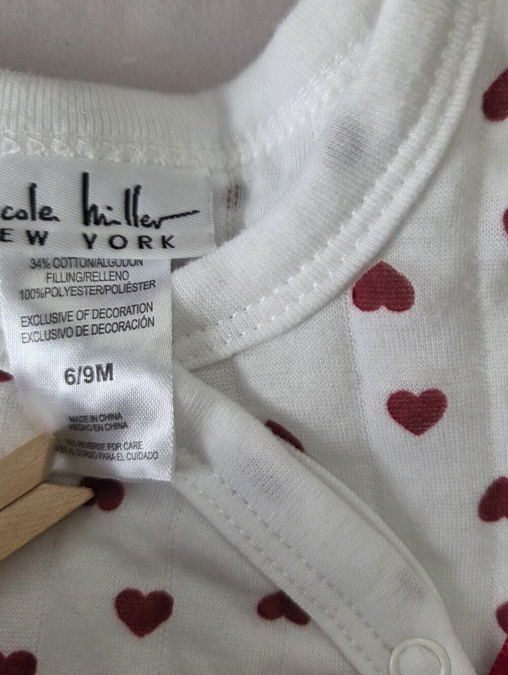 Nicole Miller New York Baby Girl Onsie with Red Heart Print and Bows 6-9 Months - Picture 2 of 4
